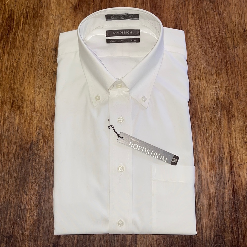 Traditional fit -Wrinkle free dress shirt